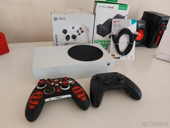 X BOX SERIES S--2 OVLADACE--DOBIJECI STANICE - 3