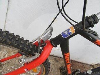 Nabízím horské kolo Rock Machina. Zadní kolo je pichle. . Vi - 3
