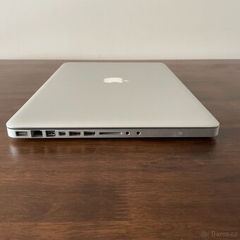 Apple Macbook Pro 15.4-inch - 3