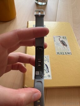 Garmin vívosmart 4 náramek fitness - 3