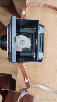 Staré fotoaparáty hlubiťák 2 a Flexaret - 3