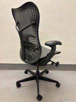 Kancelářská židle Herman Miller Mirra - jako nová - 3