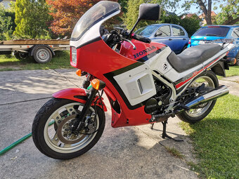 Honda VF 500 - 3