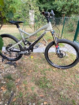 CELOODPRUŽENÉ HORSKÉ KOLO GIANT REIGN ZERO RÁM L, KOLA 26” - 3