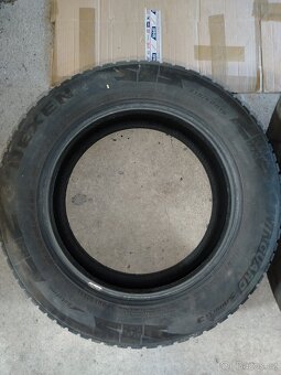 215/60R16 - 3