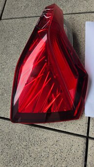 Levý zadní světlomet škoda kamiq 658945095 - 3