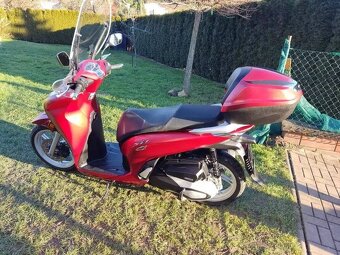 Honda SH 350 i ABS, TC (2021) kufr, CZ doklady - 3