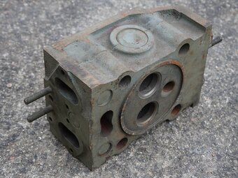 Hlava motoru ČKD Škoda typ 1S110,2S110,3S110,4S110 a 6S110 - 3