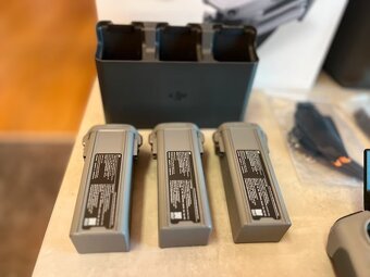 DJI Air 3 RC2 Fly more Combo - 3