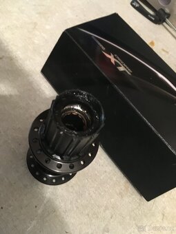Ořech s nábojem Shimano Deore XT - 3