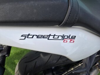 Prodám Triumph Street Triple 675 78 kw Rv.2017 najeto - 3