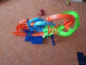 Hotwheels autodráha - 4 lopingy - 3
