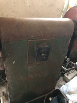 Bruska 8000 Kč - 3