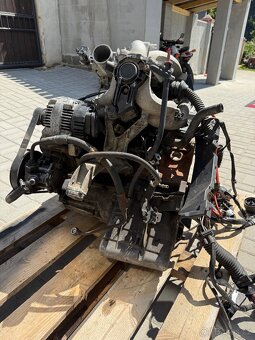 Motor bmw m43b16 74kw a převodovka 318i - 3