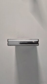 Samsung Galaxy Z Flip 5 Creme 512 GB - 3