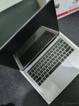 Macbook Pro 13.3" TB/I5 3.1GHZ/16GB RAM/256GB SSD - 3