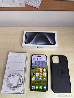 Apple iPhone 15 Pro Max 256 GB - 3