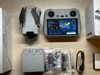 Dron DJI Mini 3 Pro + DJI RC + Fly More Kit Hezký stav - 3