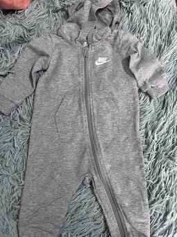 Značkové oblečení a boty - 3