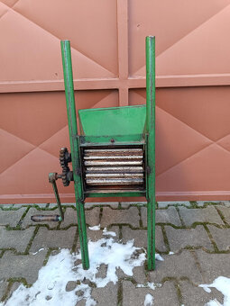 Mlýnek na hrozny - 3