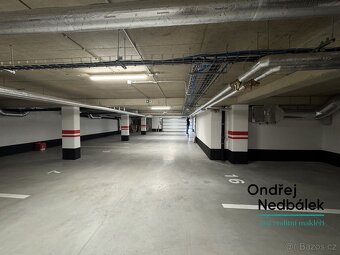 Pronájem garážové stání, 15 m2 - Zlín, ev.č. 22610 - 3
