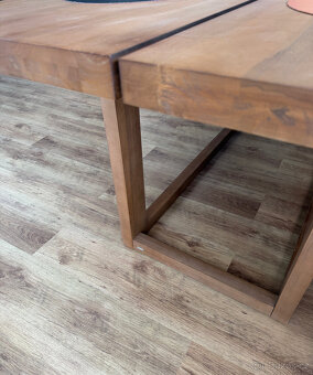 Masivní jídelní stůl KAVE HOME Sashi teak, PC 34500KČ - 3