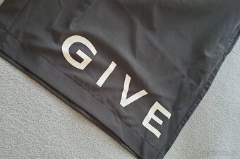 GIVENCHY PLAVKY - 3