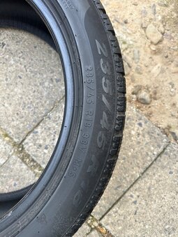 Použité zimní pneu: 235/45/R18 - 2 kusy - 3