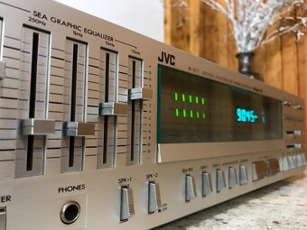 JVC R-S77 Top stav - 3