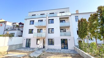 Pronájem bytu s balkonem 2+kk, 40 m2 - Znojmo, ul. Jarošova - 3