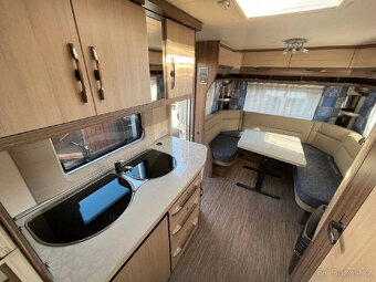 karavan pro 4 osob.1300Kg•Hobby•455 UFDeLuxe - 3
