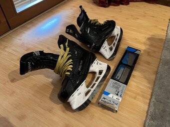 Hokejové brusle Bauer 5/3 - 3