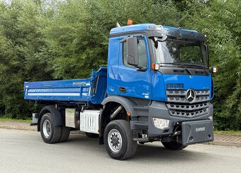 Mercedes-Benz AROCS 2136 4x4 - třístranný sklápěč + závěs - 3
