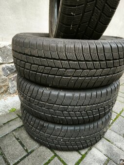 SADA ZIMNCÍH PNEUMATIK BARUM POLARIS 3 195/65R15 - 3