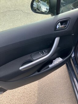 PRODÁM PEUGEOT 308 1,4i - 3