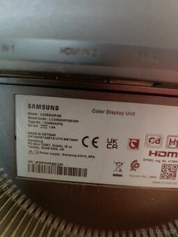 Zakřivený monitor Samsung - 3