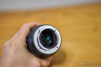 Sony FE 85 mm f/1.8 – skvělý stav, ostrý portréťák - 3