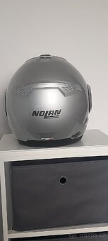 Helmy a oblečení na moto - 3