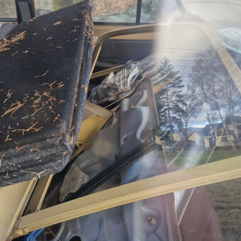 Prodám Škodu 120L r.v 1977 - 3