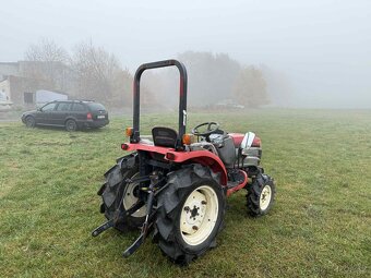JAPONSKÝ MALOTRAKTOR YANMAR EF120D 4X4 - 3
