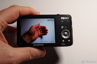 Olympus VG-110 Černý - 3