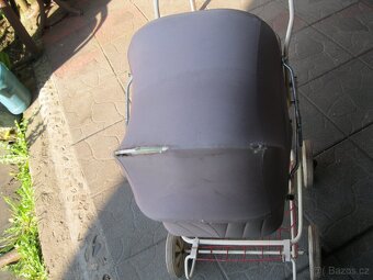 starý kočárek - 3