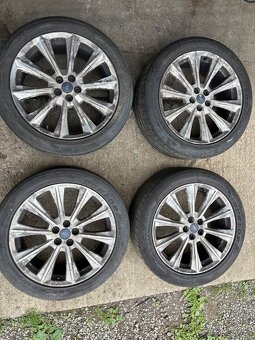 Kola Ford Edge 255/45R20 - 3
