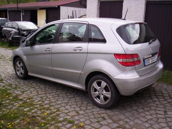 Mercedes-Benz B180 i - 3