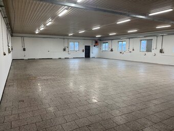 Pronájem výrobní haly/skladu v Černé Hoře 390m2 - 3