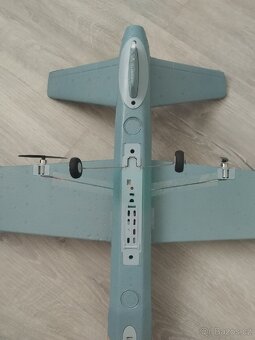 Model letadla Predator - 3