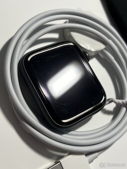 Apple watch 4 44mm černé - 3