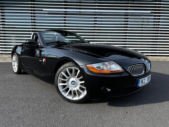 BMW Z4 3.0i E85 manuál - 3