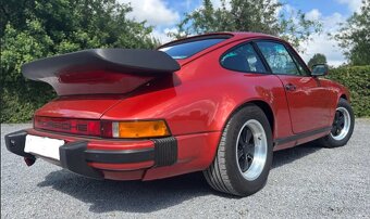 Porsche 911 Carrera (930 SC) - 3