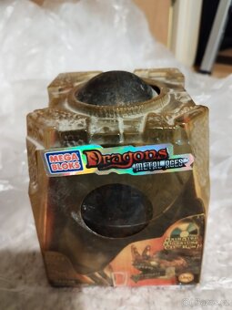 5 draků ze sběratelské série Dragons Metal Ages - Mega Bloks - 3